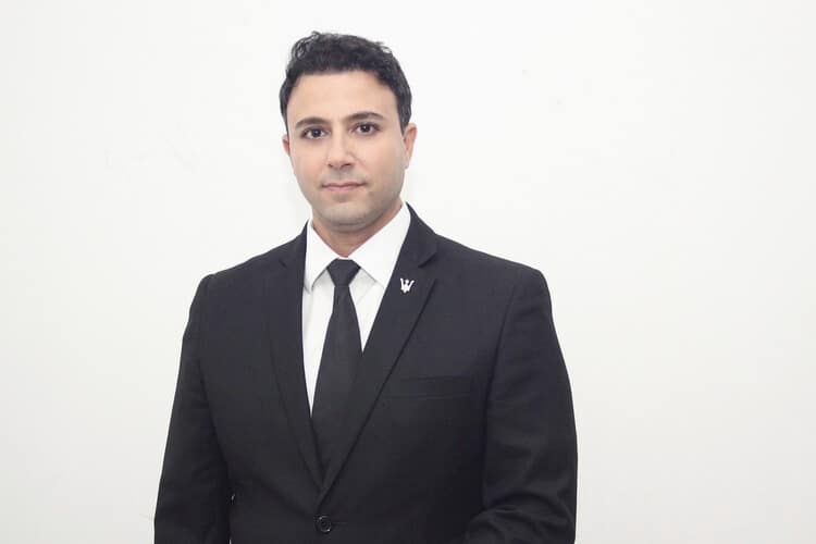 תמונת פרופיל מקצועית עורך דין בפתח תקווה